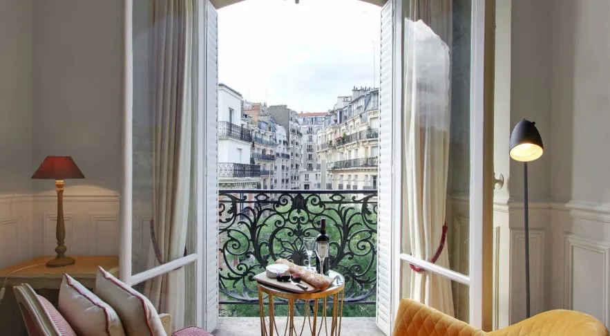 1 BEDROOM APARTMENT IN THE HEART OF MONTMARTRE FOR MONTHLY STAY