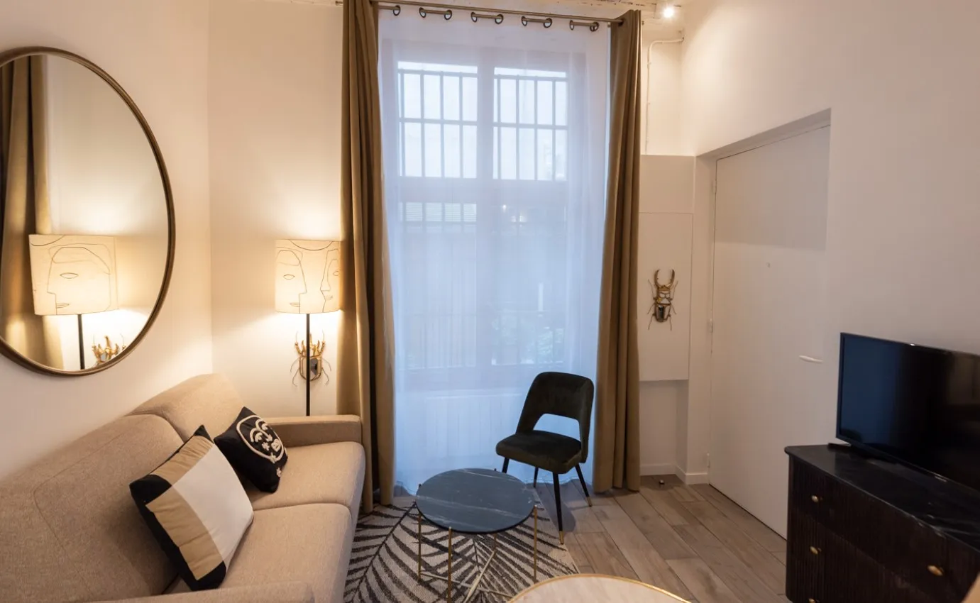 STUDIO APARTMENT THE HEART OF THE HISTORIC MARAIS