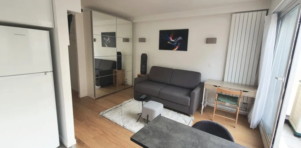 STUDIO APARTMENT WITH TERRACE NEAR PLACE DE LA NATION