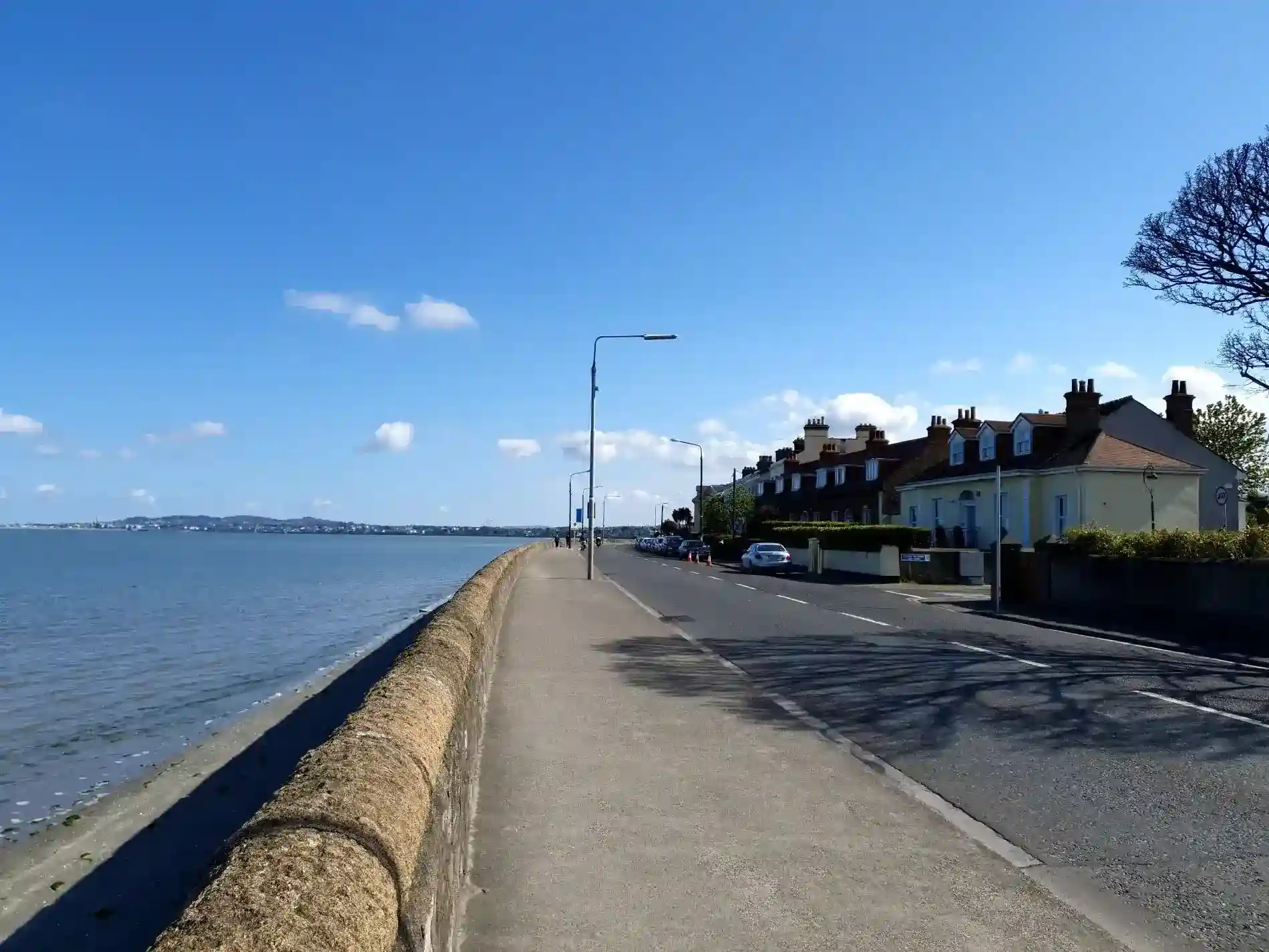 1 BEDROOM GARDEN APARTMENT WITH SEAVIEW IN SANDYMOUNT