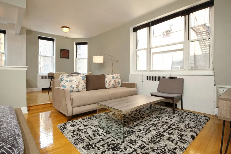 STUDIO APARTMENT CLOSE TO CENTRAL PARK WITH DOORMAN