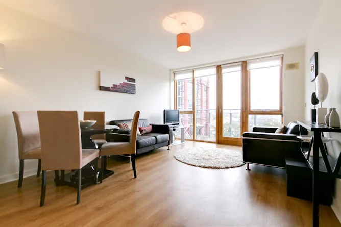 SILICON DOCKS 1 BEDROOM APARTMENT WITH BALCONY IN DUBLIN 4