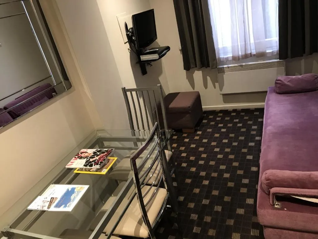 HYDE PARK 1 BEDROOM SERVICED APARTMENT LONDON